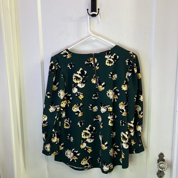 Green floral blouse - Picture 2 of 3